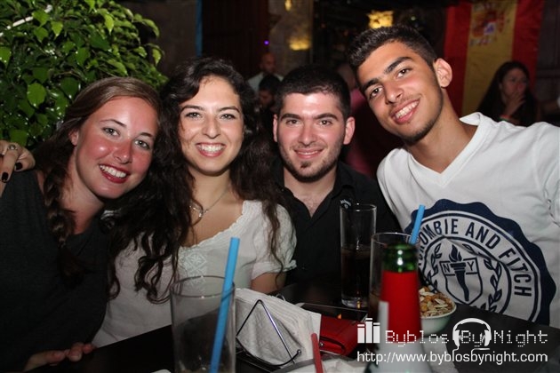 Saturday Night at Garden Pub, Byblos